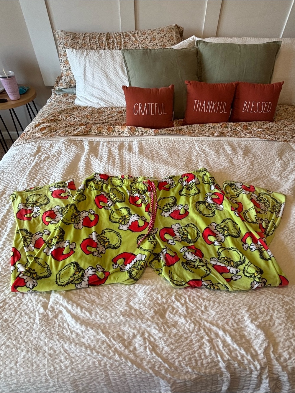 Women’s Grinch Print Pajama pants - Green